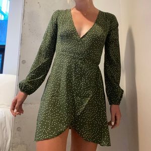 Princess Polly Size 8 Green Polka Dot Tie Dress